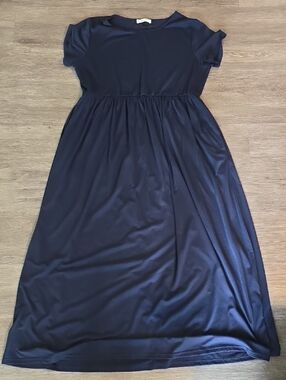 Classic Navy Maxi Dress with Short Sleeves